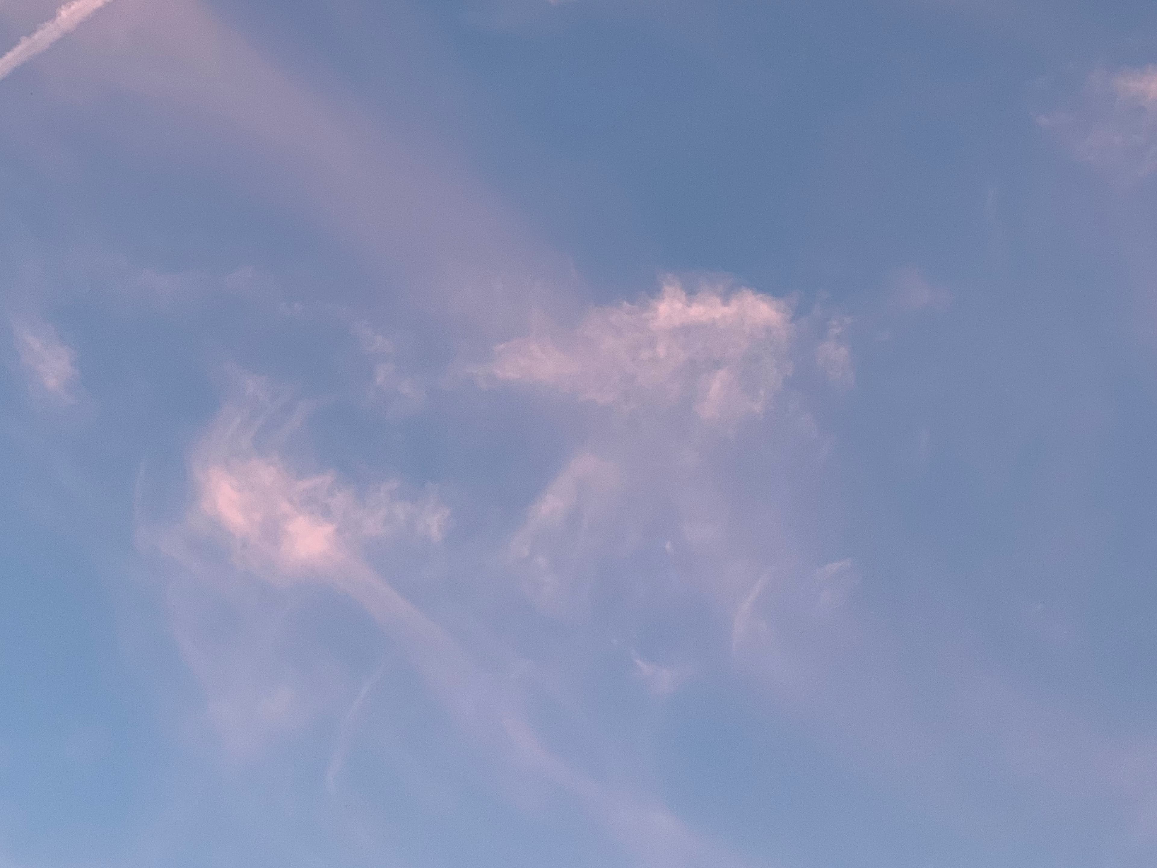 Nuages en coeur sur Paris 16