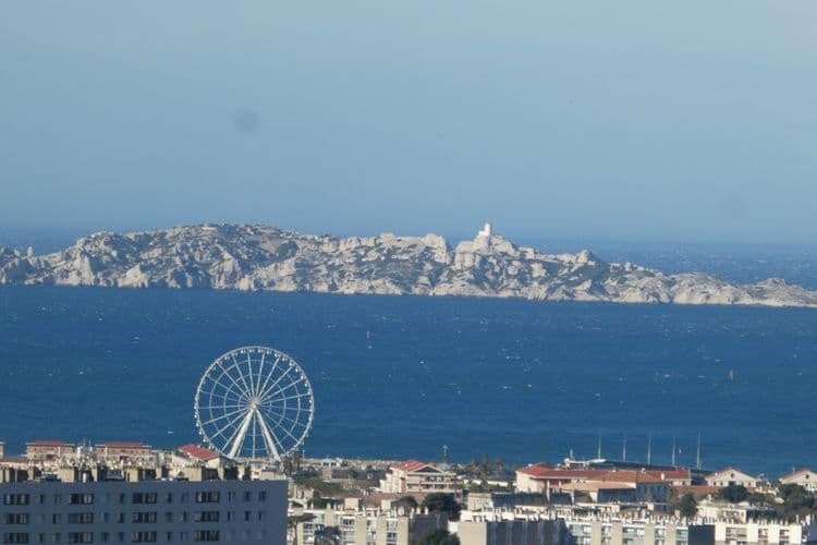 mer étincelante avec le mistral