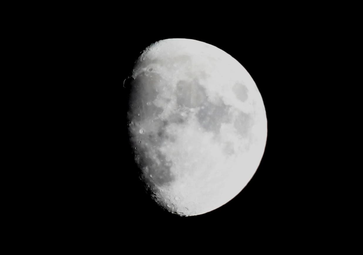 La Lune vers l'est parisien