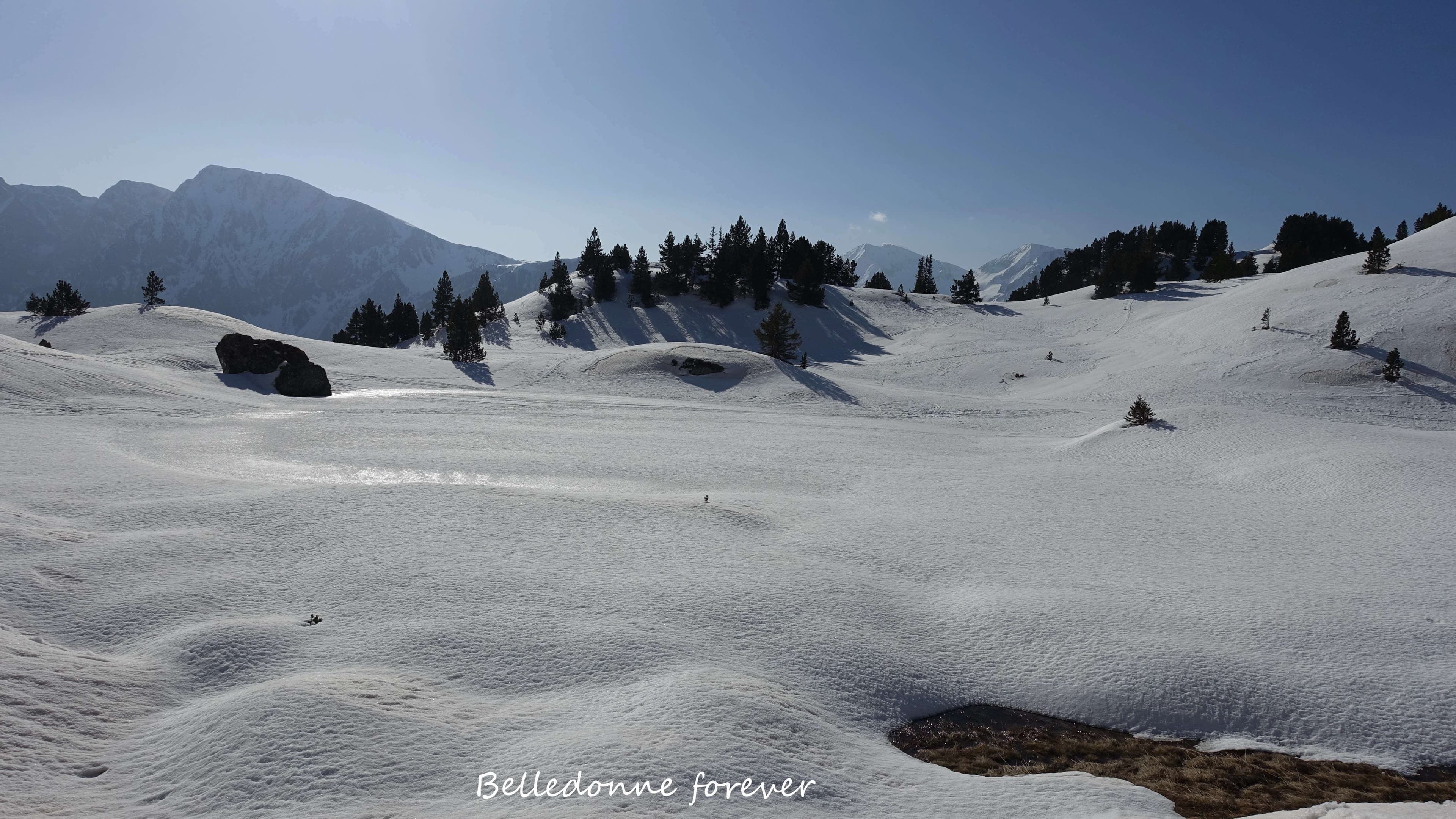 Petit lac à Chamrousse préservé de la station A.P.