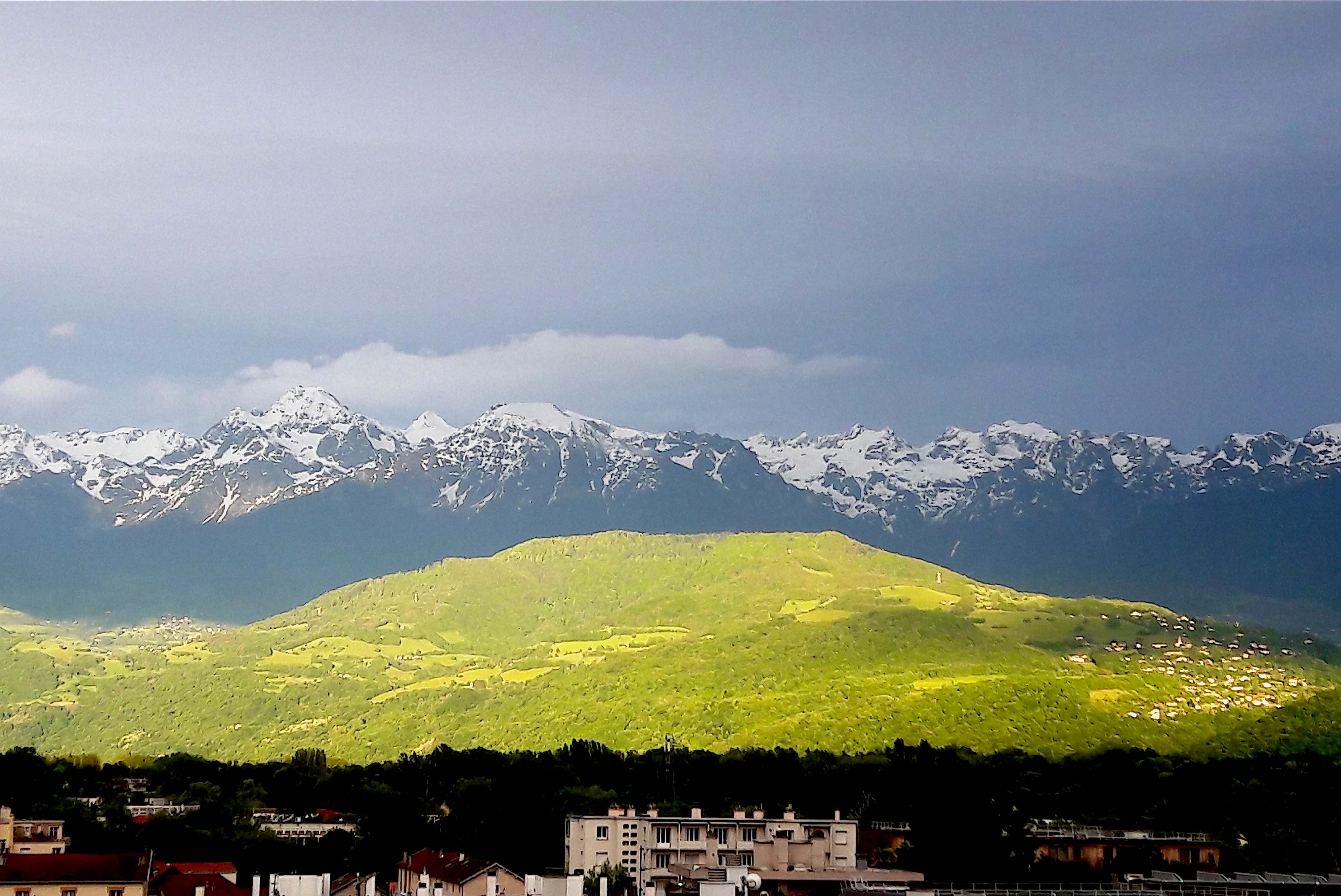 Tardif rayon de soleil sur les pieds de lBelledonne