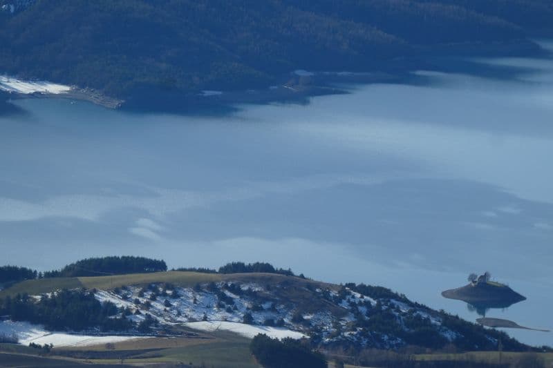 lac de serre Ponçon vu de la piste st Apollinaire