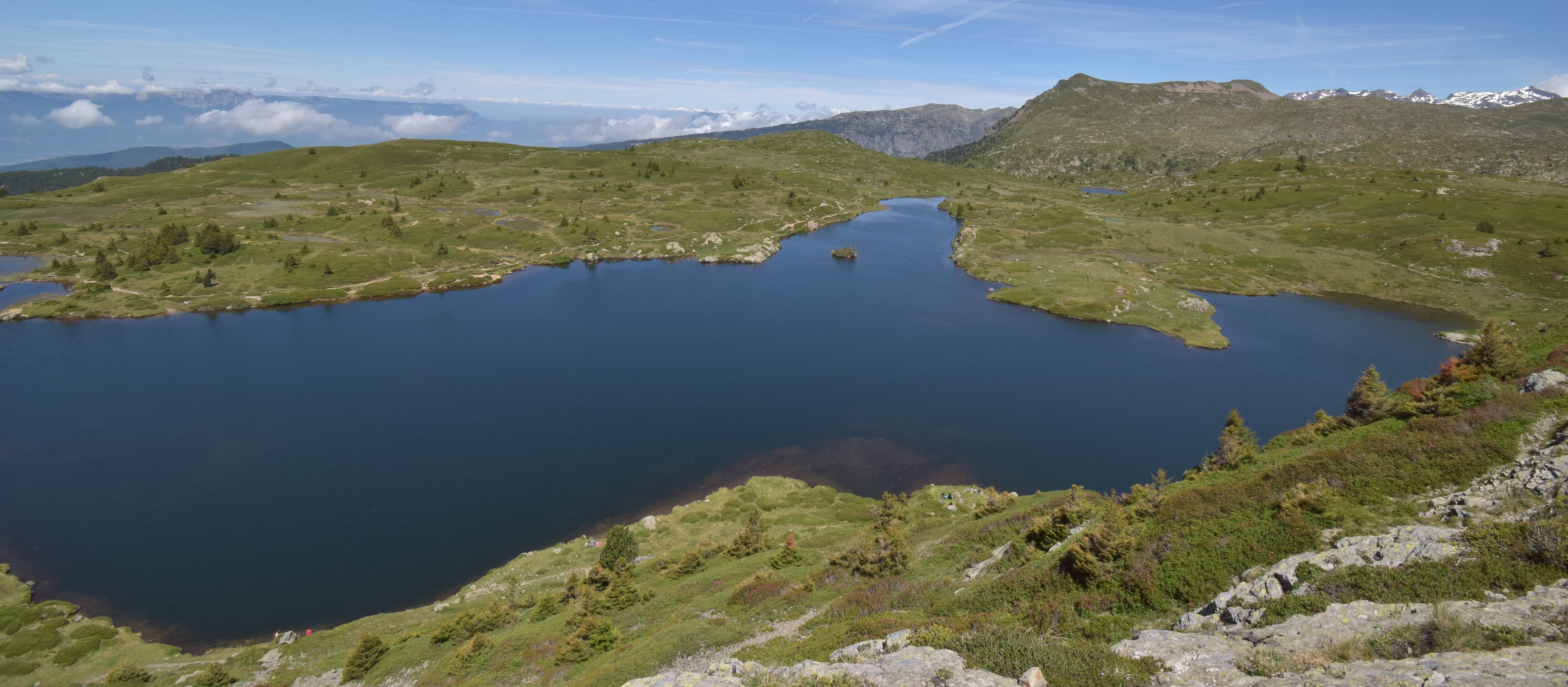 Lac fourchu (d'où son nom)