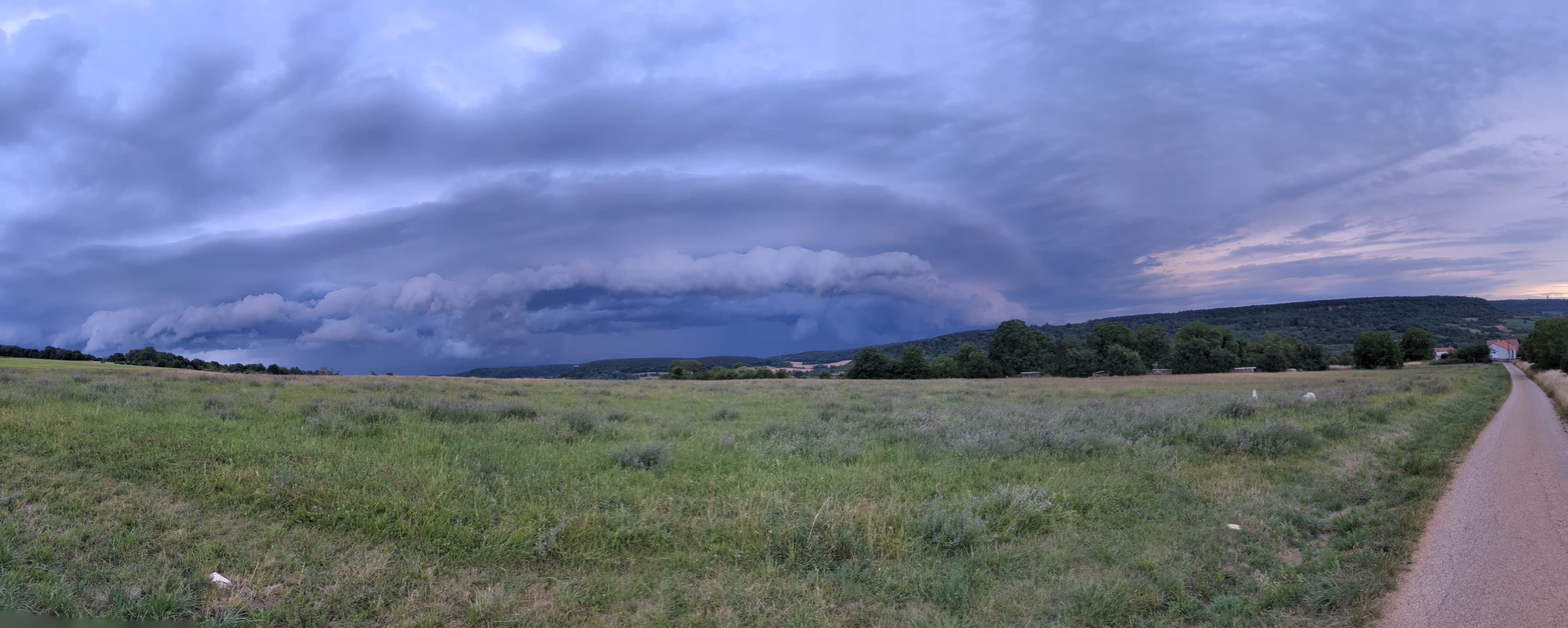 Orage en approche à Corny sur Moselle
