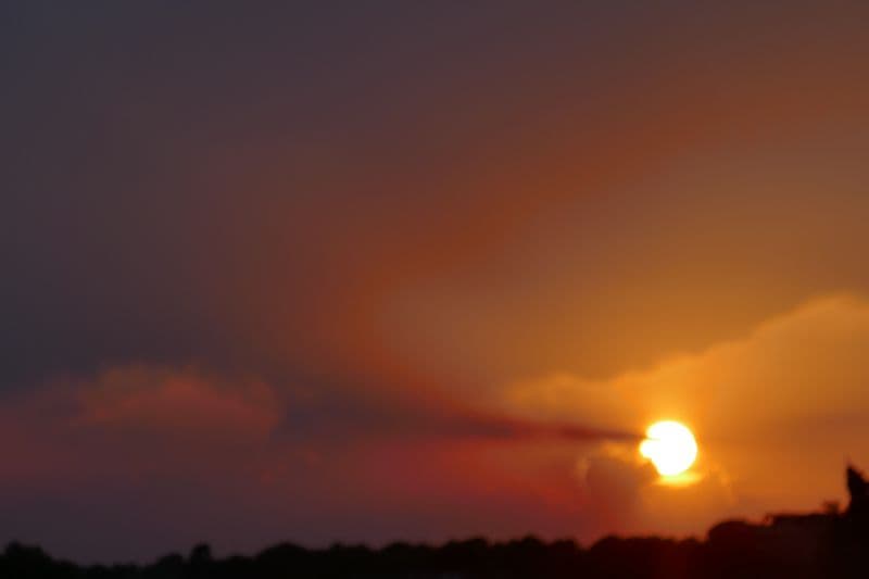 étrange coucher de soleil hier soir
