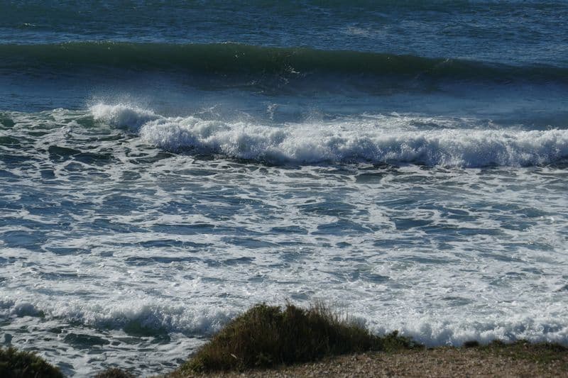 belles vagues sur la côte bleue
