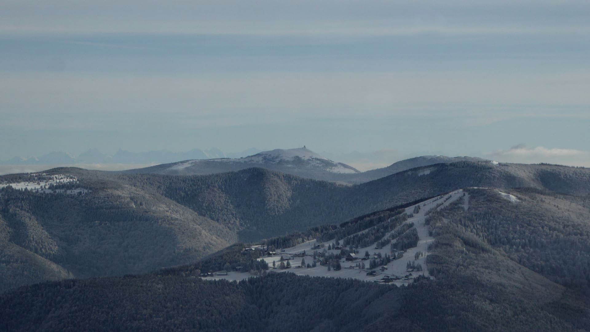 Grand Ballon et Alpes suisses au loin