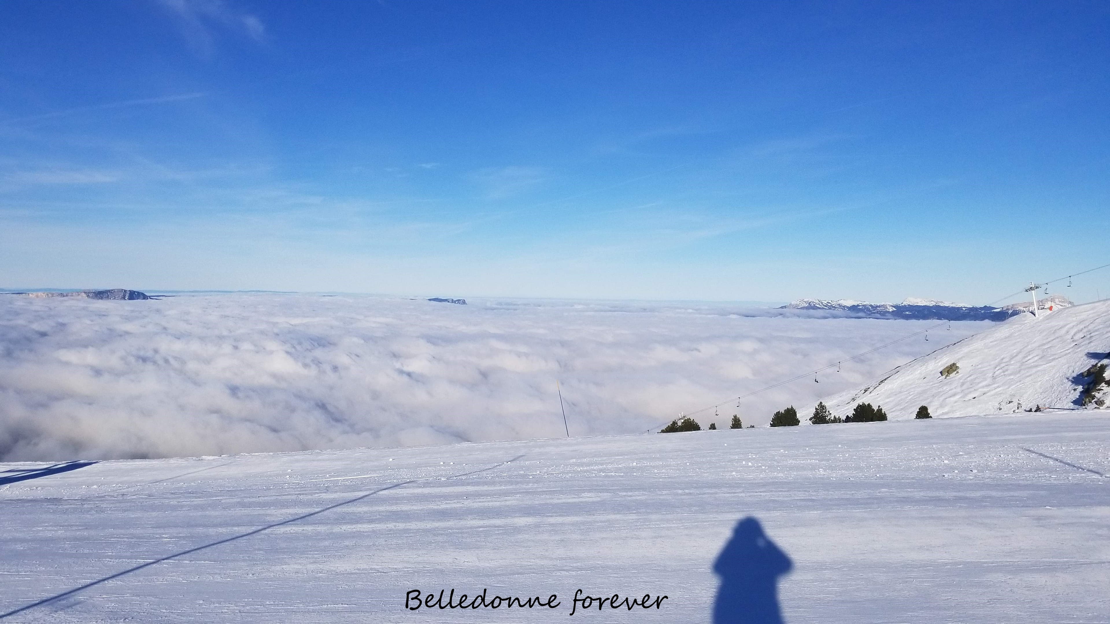 Neige béton sur les pistes, port du casque vivement recommandé A.P.