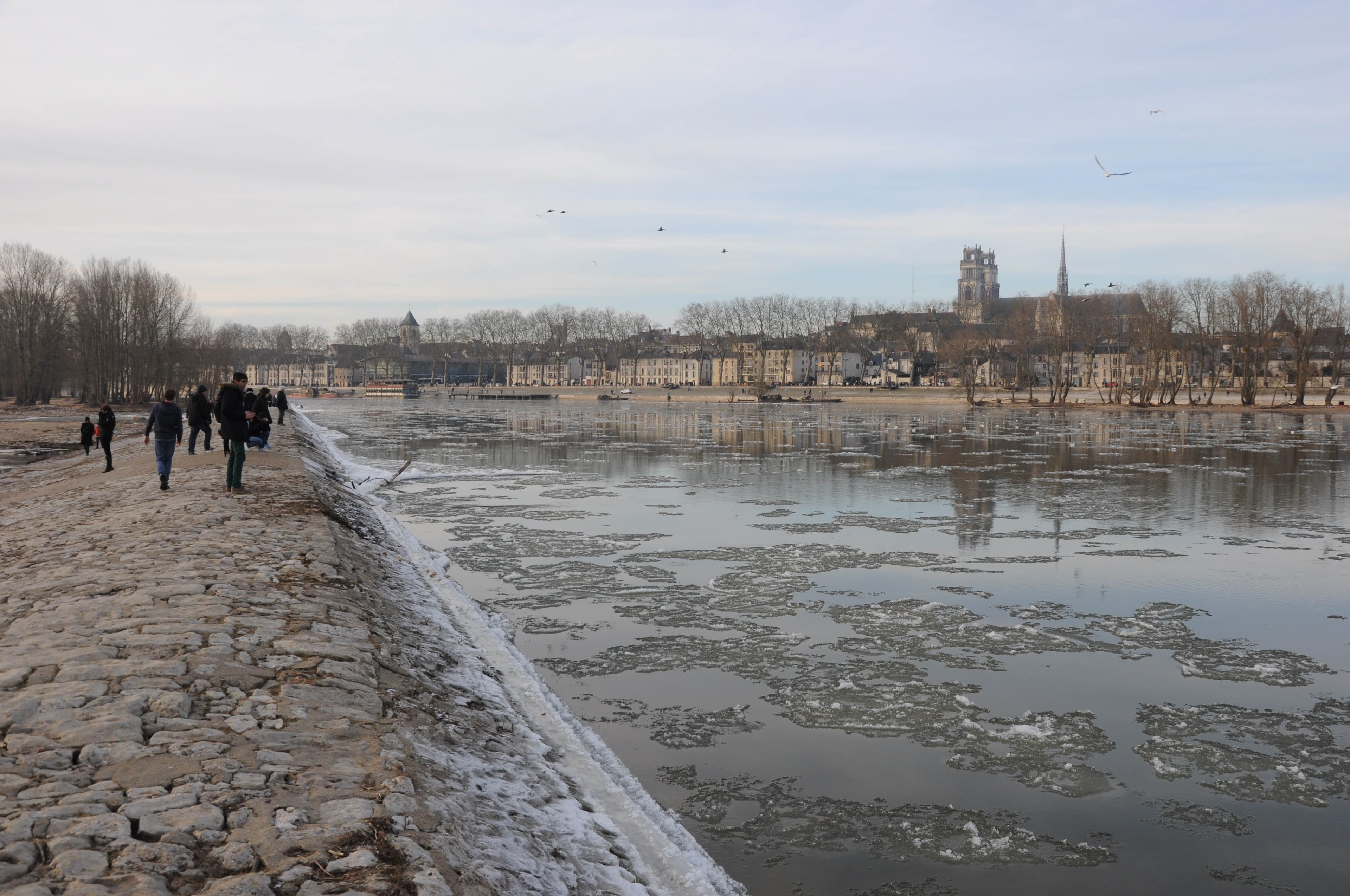 4- Encore des minces glaçons à Orléans le soir
