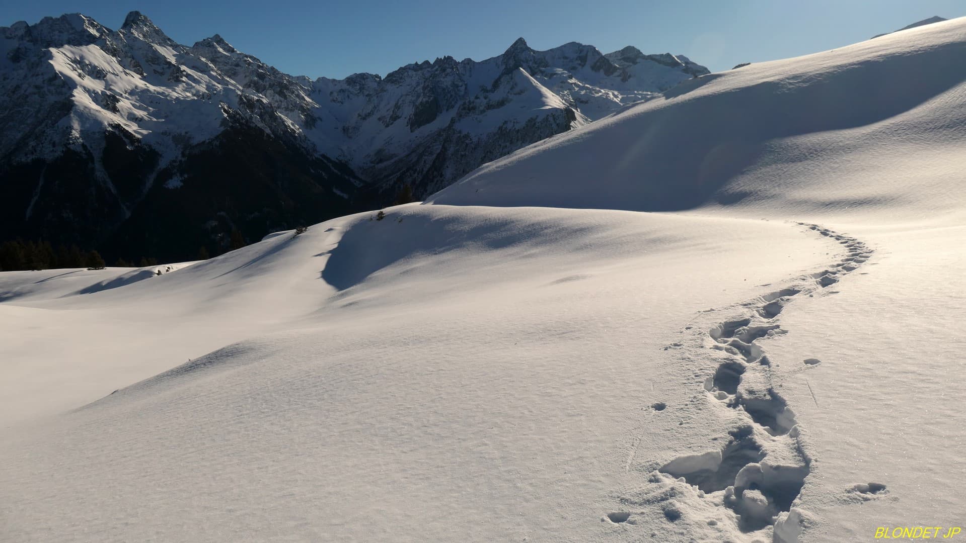 Poudreuse vers le Col de Merdaret