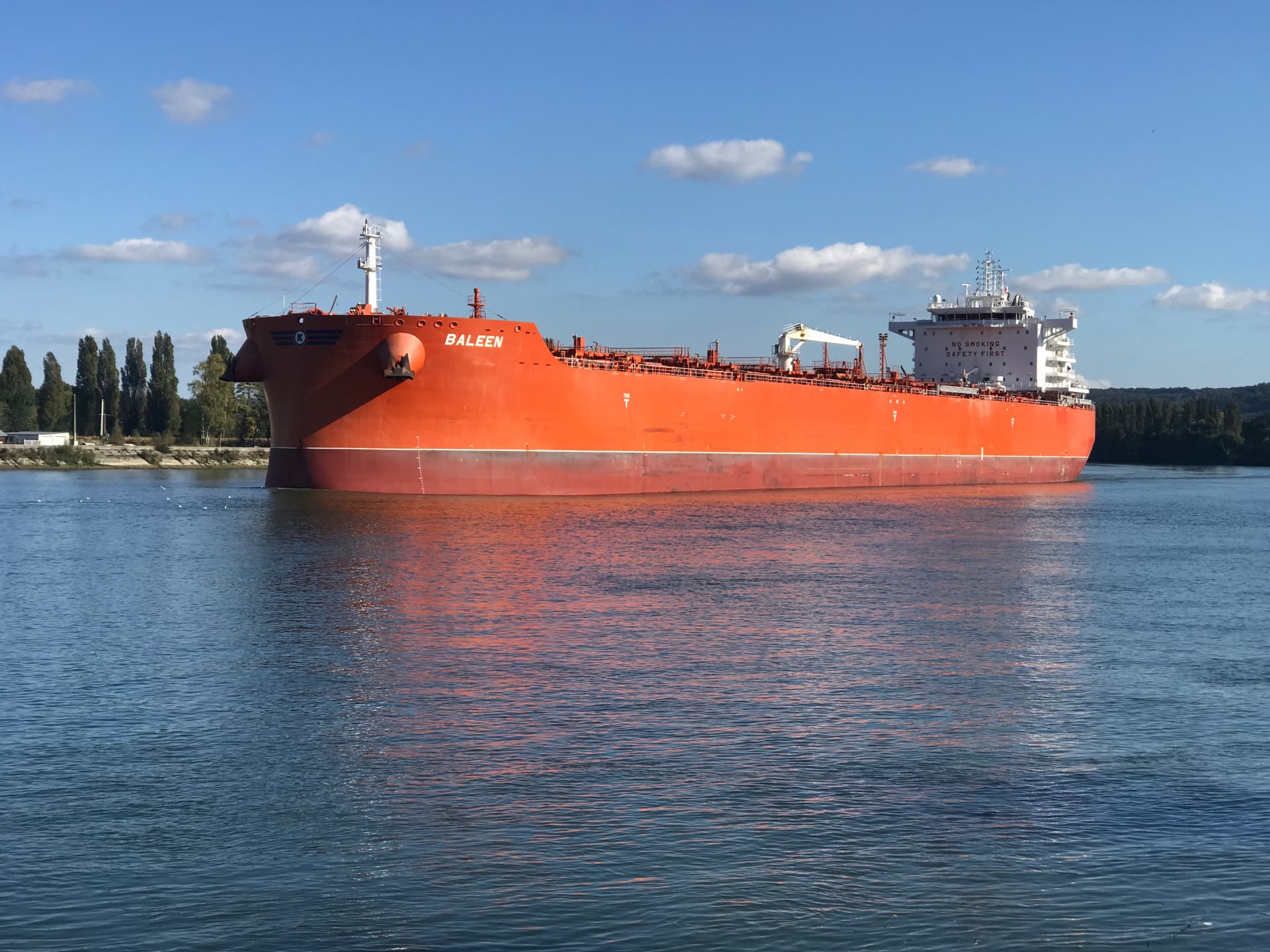 gros-bateau-sur-la-seine