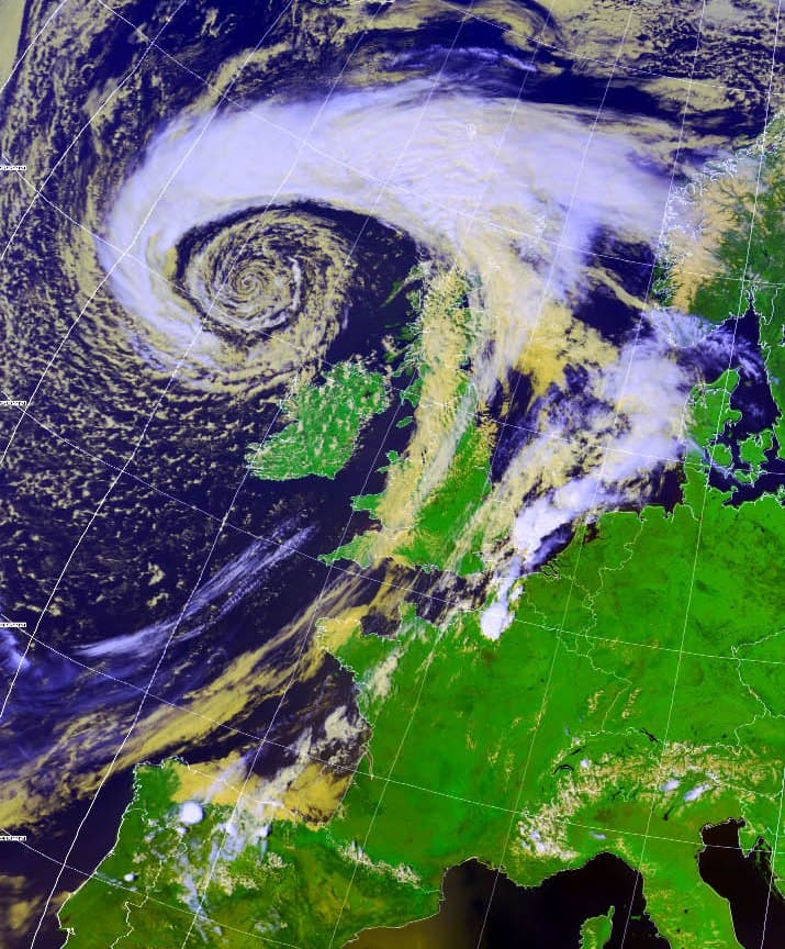 Image d'illustration pour De violents orages interrompent le pic de chaleur en France et en Belgique