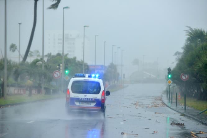 Image d'illustration pour Suivi du cyclone tropical intense Bejisa à La Réunion