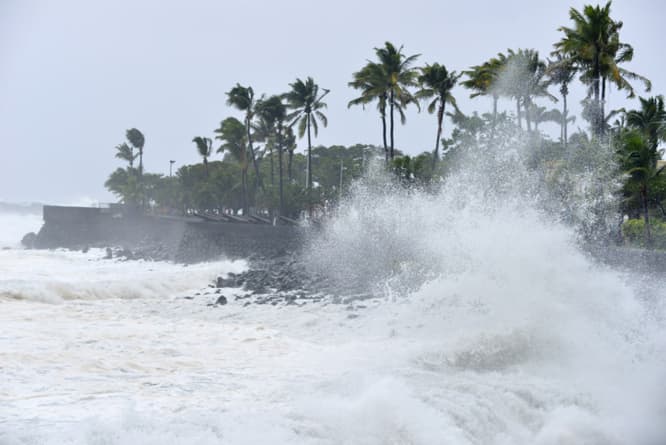 Image d'illustration pour Suivi du cyclone tropical intense Bejisa à La Réunion