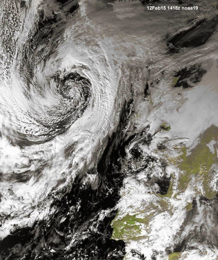 Image d'illustration pour Dégradation : pluie, vent, orage et neige en montagne