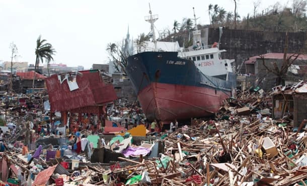 Image d'illustration pour Catastrophes en 2013 : Mousson indienne et cyclone Haiyan aux Philippines