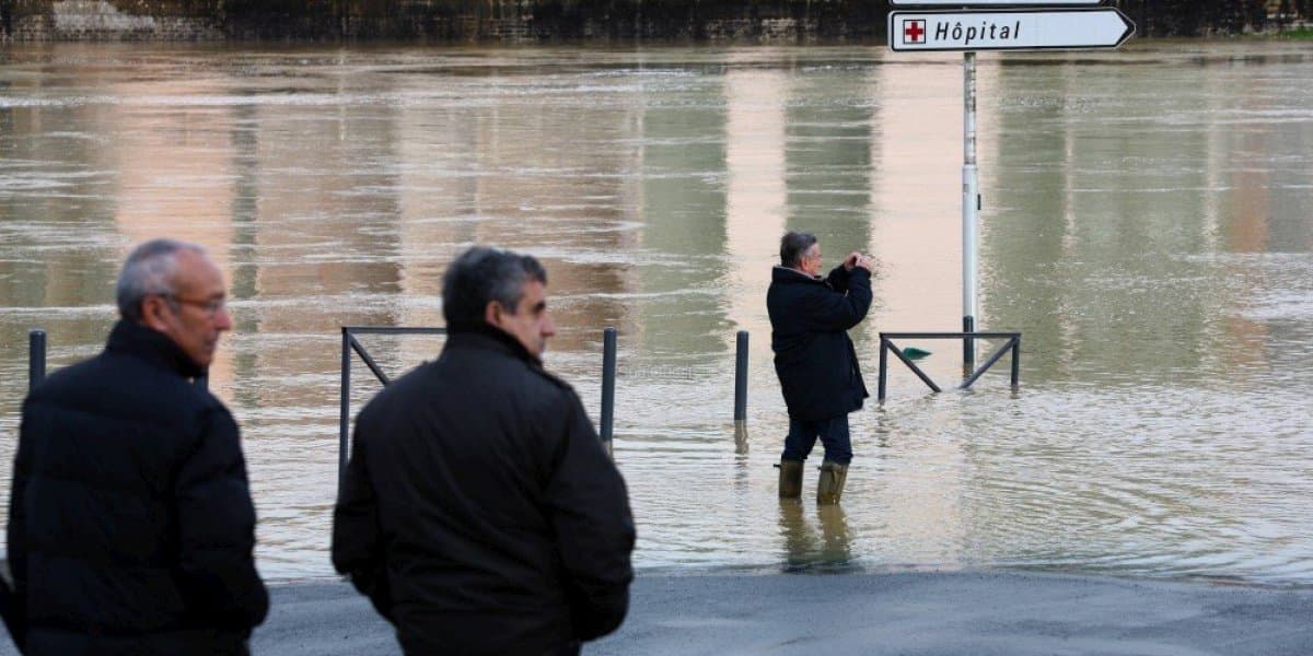 Image d'illustration pour Suivi du mauvais temps dans le Sud-Ouest et près des Pyrénées