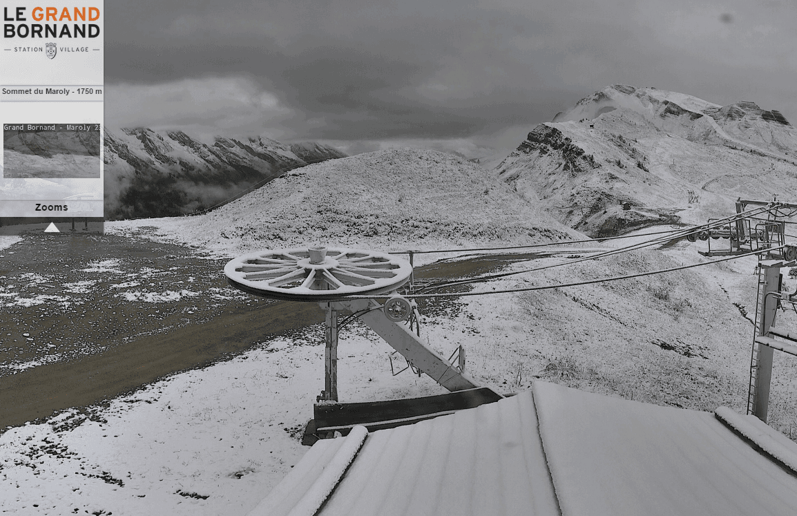 Image d'illustration pour Première chute de neige de la saison en moyenne montagne