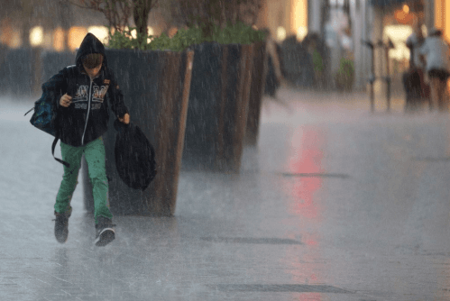 Image d'illustration pour De violents orages interrompent le pic de chaleur en France et en Belgique
