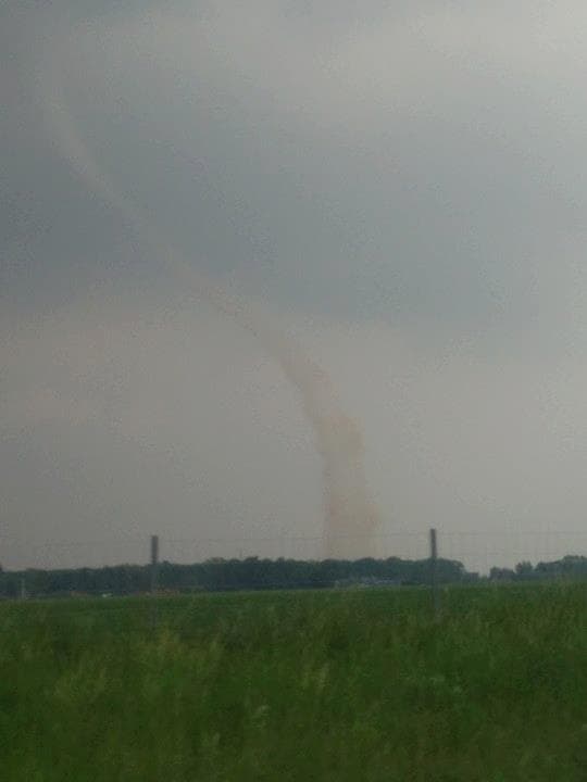 Image d'illustration pour Une fin de semaine sous les orages : grêle, foudre et vent