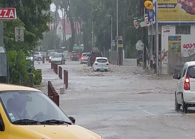 Image d'illustration pour Pluie diluvienne et inondations à La Réunion - Tempête Haliba