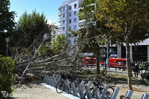 Image d'illustration pour Ex tempête tropicale Henri : Fort coup de vent, pluie et orage 