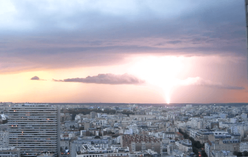 Eclair sur Paris