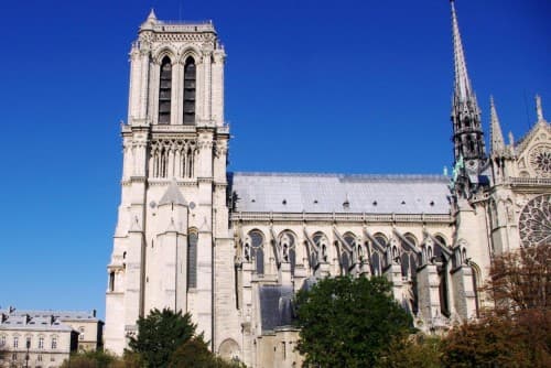 Notre Dame en fête en automne 