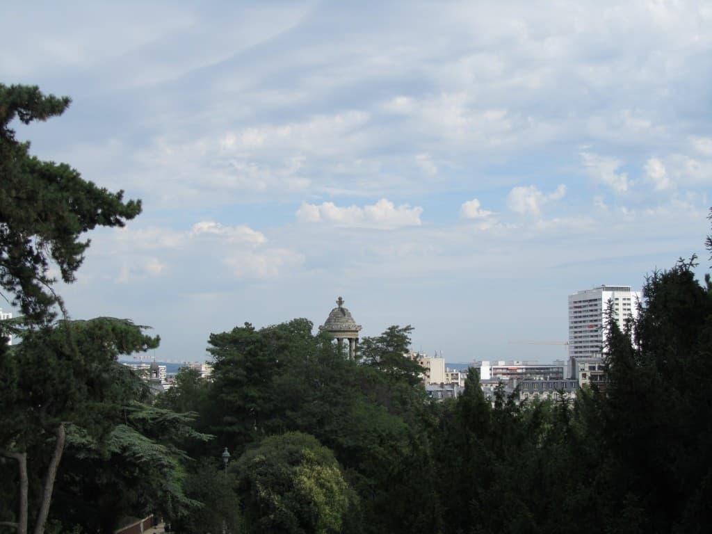 Chaleur ce matin aux Buttes Chaumont