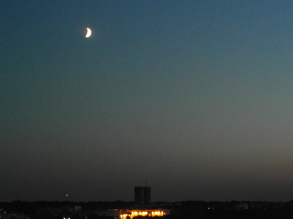 Croissant de lune sur Torcy