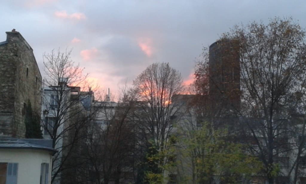 fin de journée, ciel en feu vers l'ouest