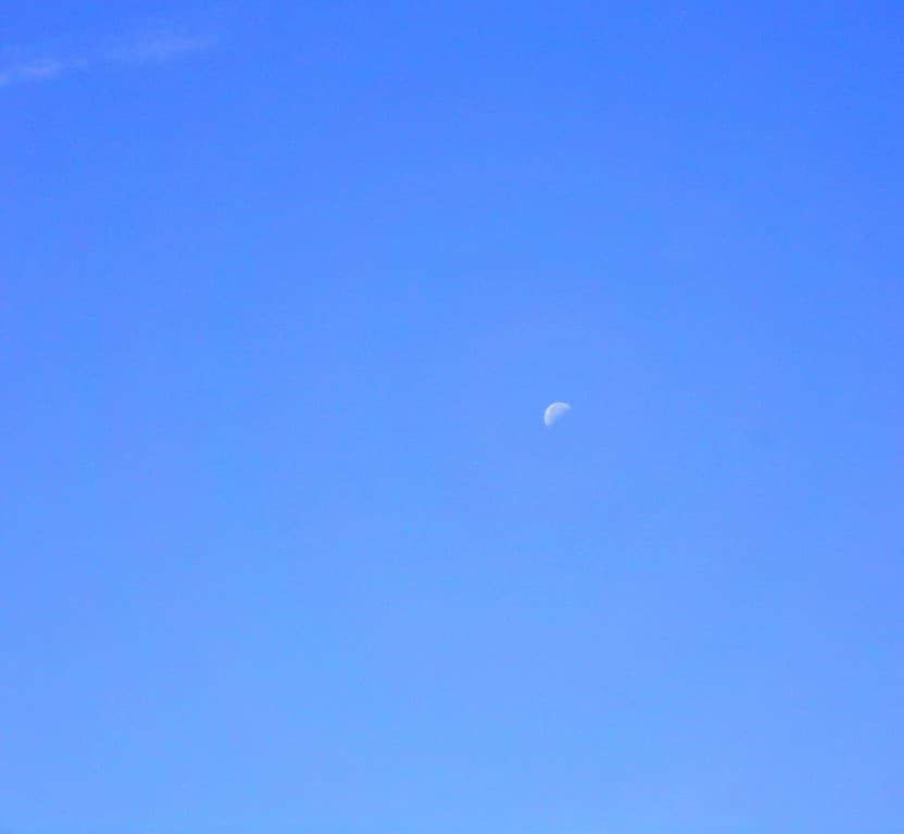 la lune qui passe une journée au jour