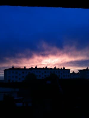 La nuit tombe