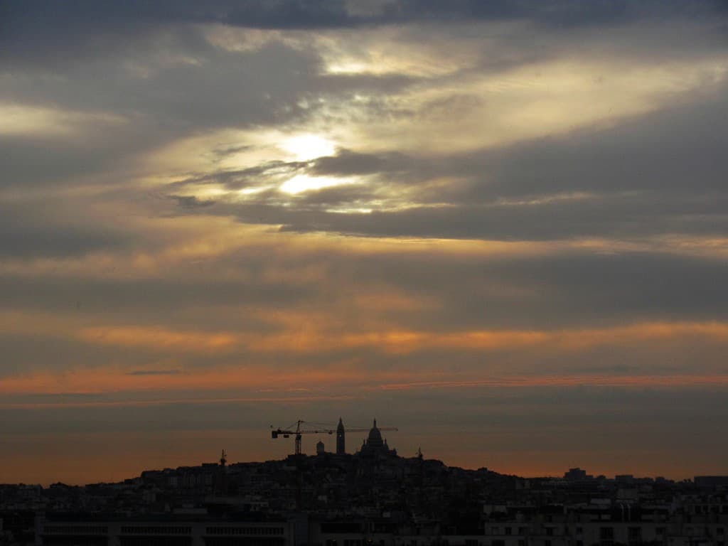 Le jour se lève sur Montmartre