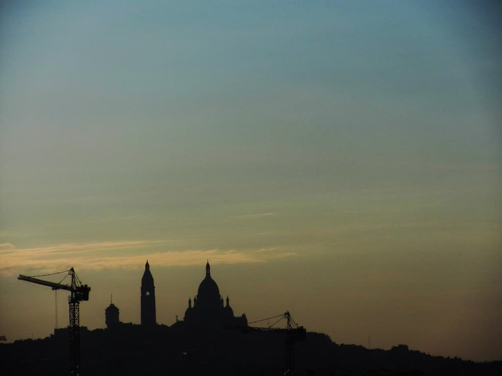Le jour se lève sur Montmartre