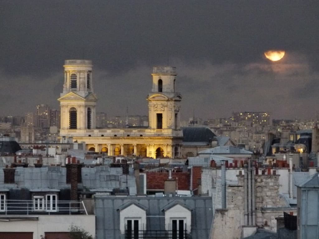 Levé de lune sur St Sulpice