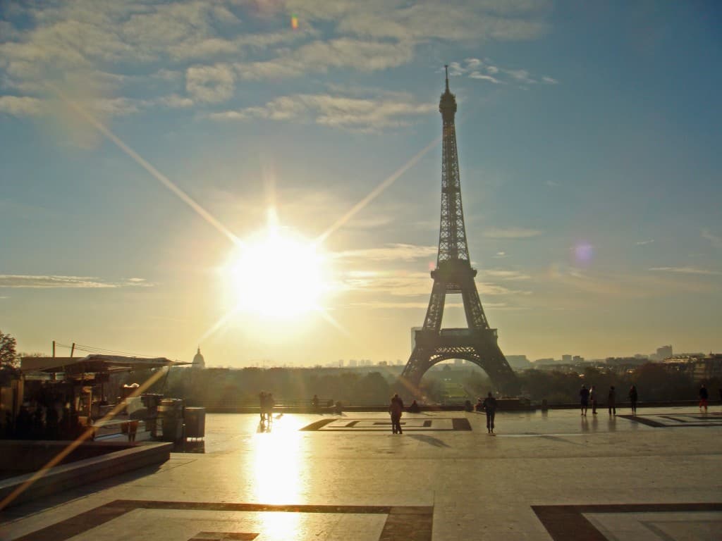 Levé de soleil sur la Tour
