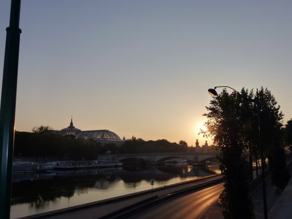 Lever de soleil sur le Grand Palais