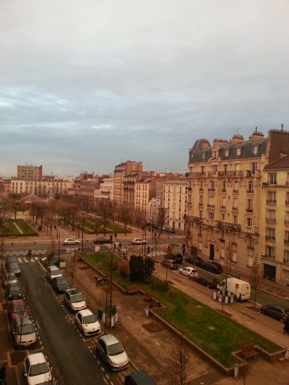 Lumière cuivrée d'un soleil voilé