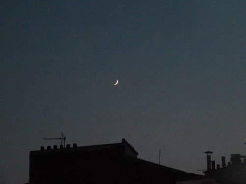Lune sur toit