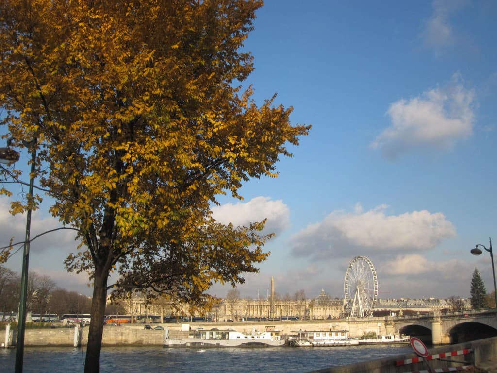Paris accueille décembre