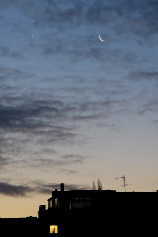 Vénus et la lune à l'aube