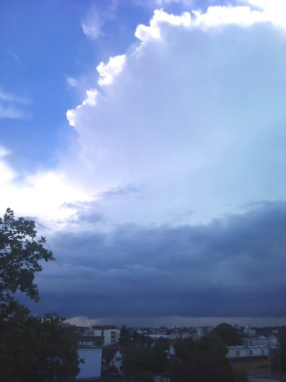 Violent orage en approche
