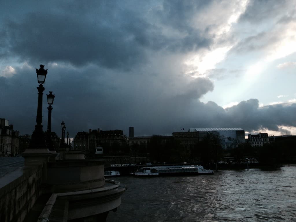 avant-dernière averse sur Paris 