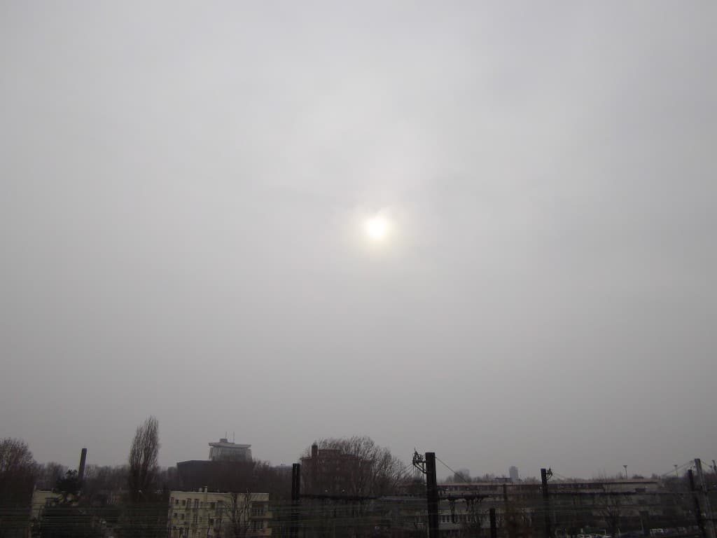  ciel gris et petit soleil