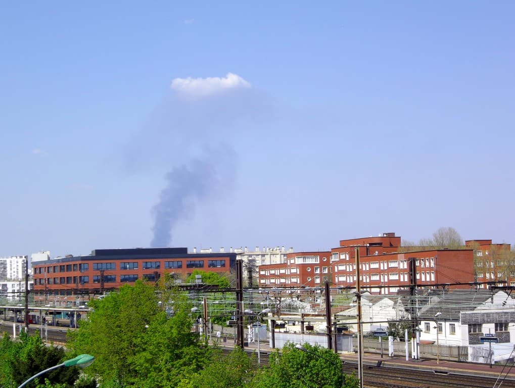 fumée inhabituelle sur Maisons-Alfort