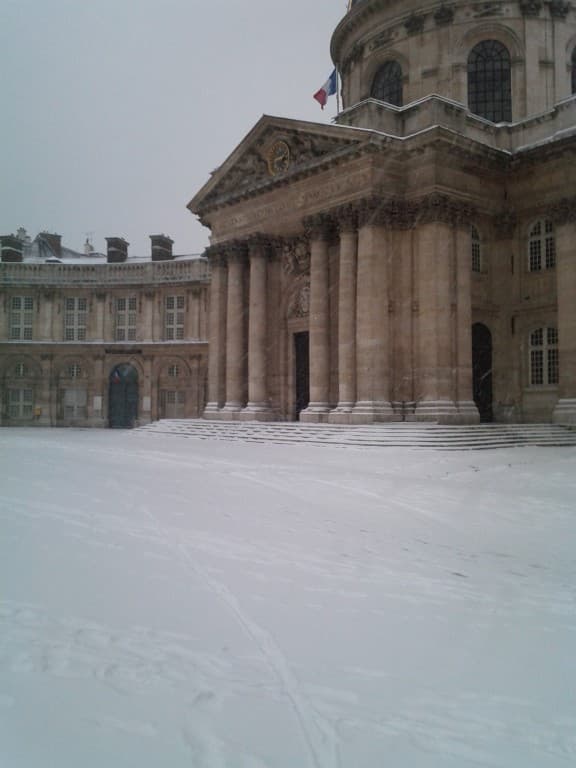 INSTITUT