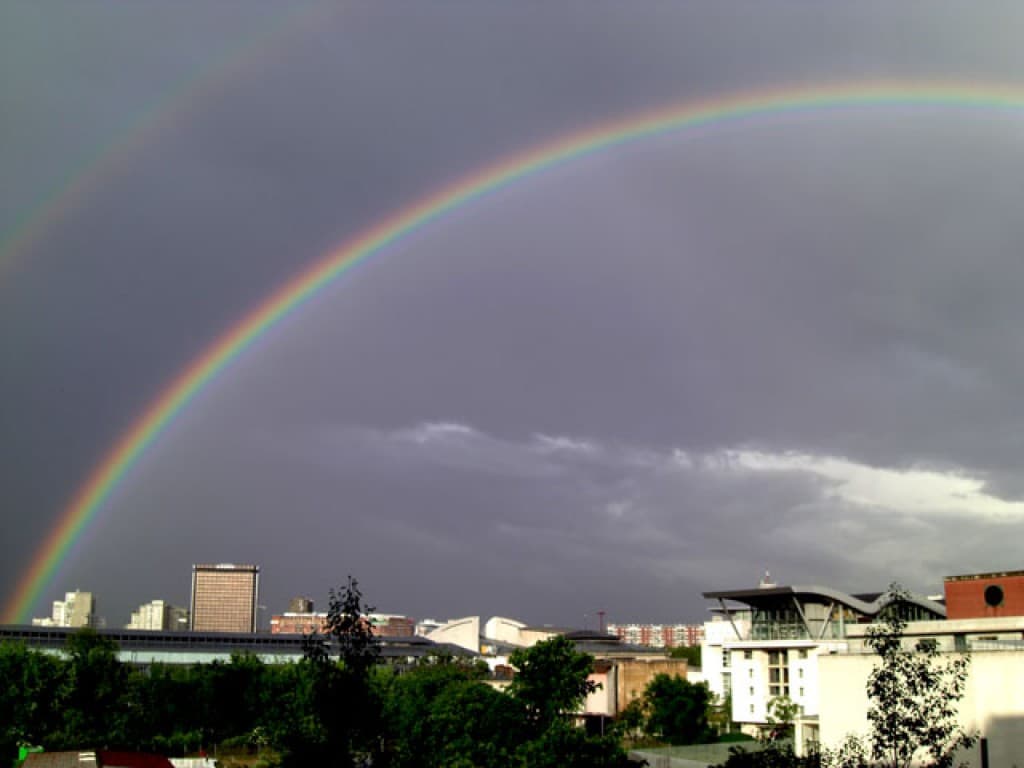 l' arc en ciel Porte de Pantin