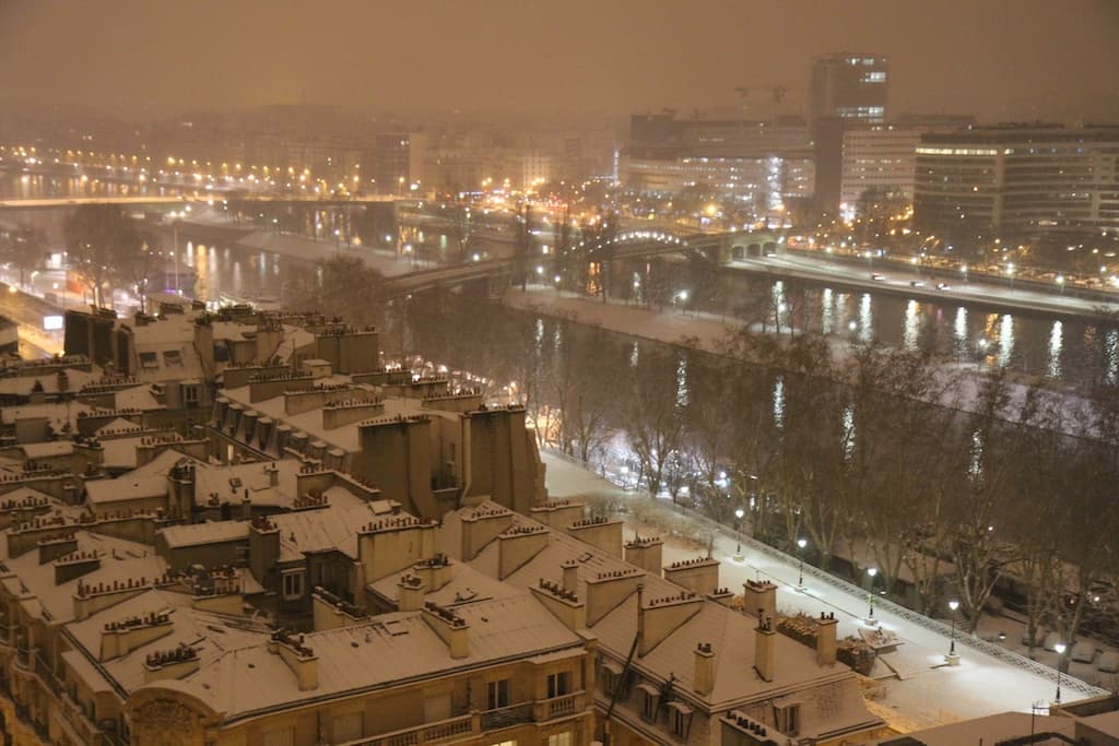 Maison de la Radio sous la neige