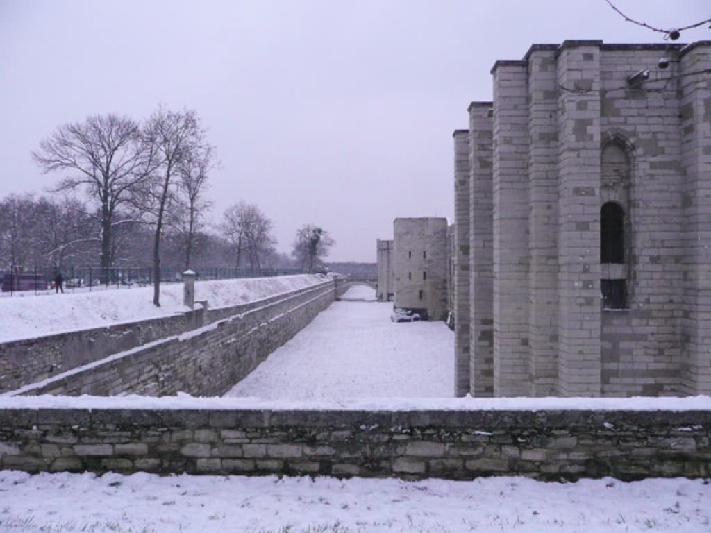 Neige dans les douves